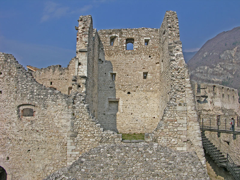 CASTEL BESENO